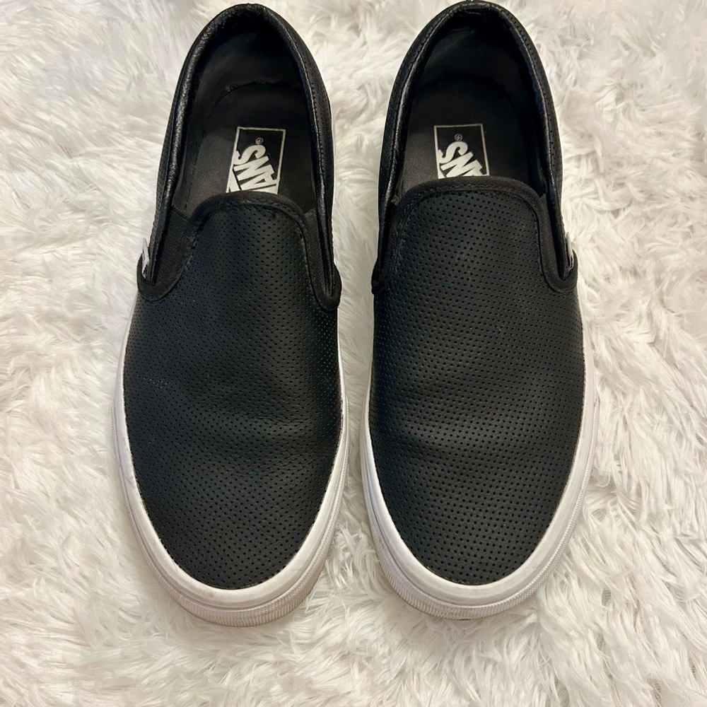 Vans Shoes. Size 9 women’s and 7.5 in men’s.